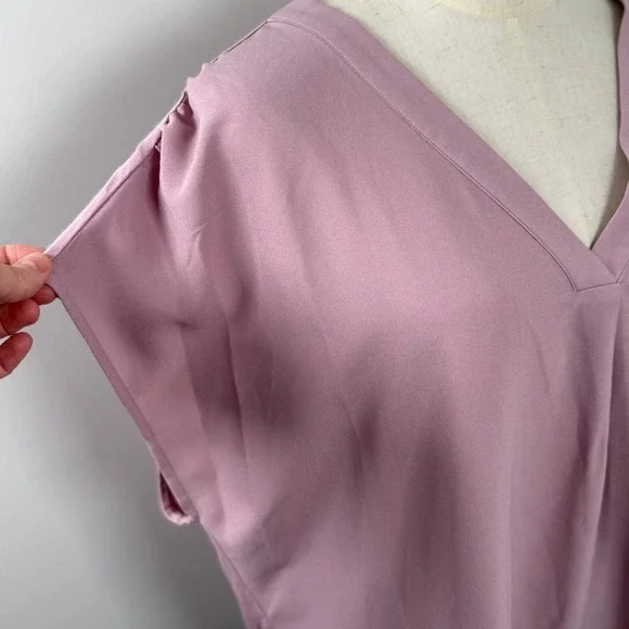 Banana Republic XL V-Neck Blouse Mixed Media Pleated High Low Quiet Luxury EUC - Picture 5 of 10